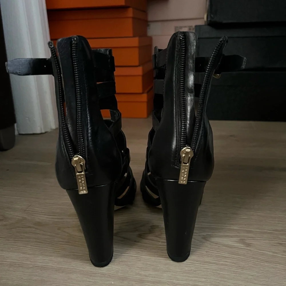 Shoes - Picture 4 of 6